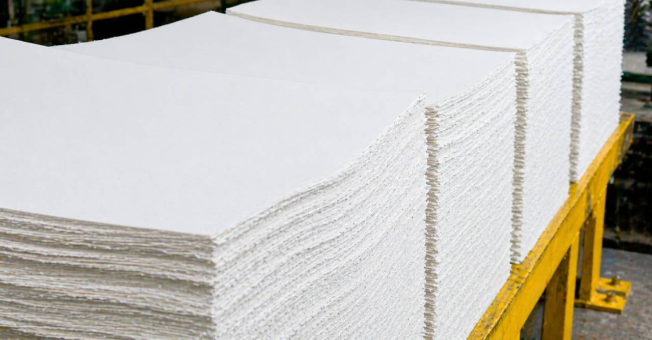 Setor de papel e celulose enfrenta trimestre mais desafiador, apesar de sinais de recuperação nos preços